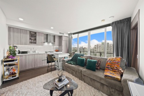 2304-89 Nelson Street, Vancouver, BC 