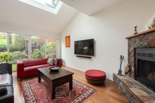 1915 Chesterfield Avenue, North Vancouver, BC 