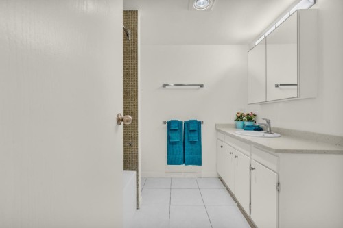 101-1777 13Th Avenue W, Vancouver, BC 