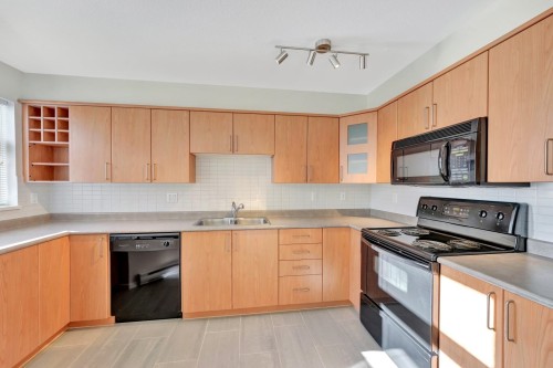 101-3142 St Johns Street, Port Moody, BC 