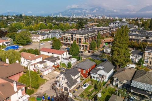 720 30Th Avenue E, Vancouver, BC 