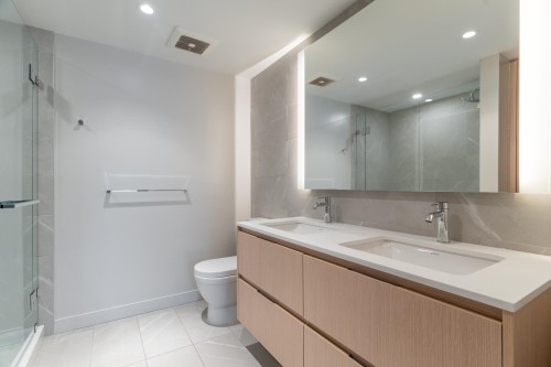 401-1500 Fern Street, North Vancouver, BC 