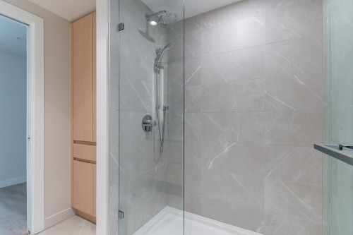 401-1500 Fern Street, North Vancouver, BC 