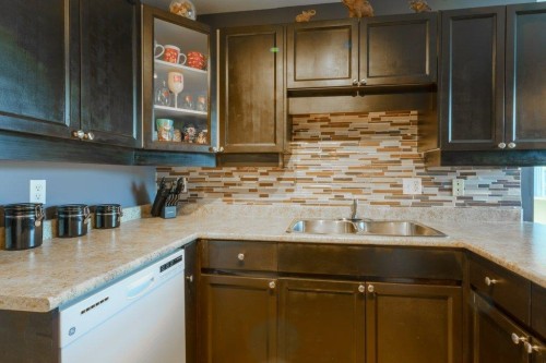 201-22722 Lougheed Highway, Maple Ridge, BC 