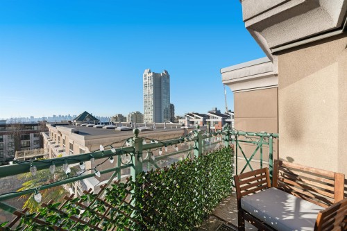 414-332 Lonsdale Avenue, North Vancouver, BC 