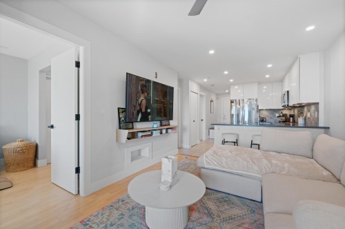 414-332 Lonsdale Avenue, North Vancouver, BC 