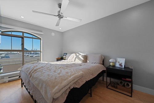 414-332 Lonsdale Avenue, North Vancouver, BC 