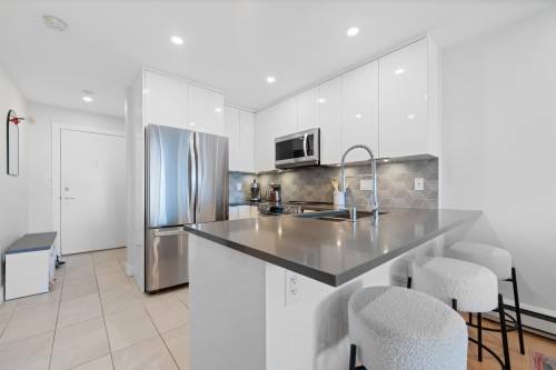 414-332 Lonsdale Avenue, North Vancouver, BC 