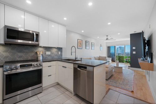 414-332 Lonsdale Avenue, North Vancouver, BC 