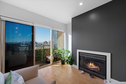 414-332 Lonsdale Avenue, North Vancouver, BC 