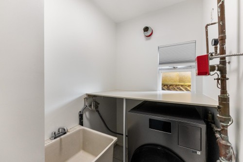 6586 Nanaimo Street, Vancouver, BC 