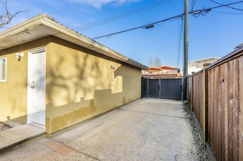 6586 Nanaimo Street, Vancouver, BC 