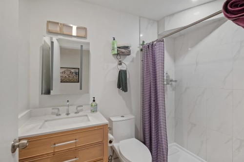 869 Clements Avenue, North Vancouver, BC 