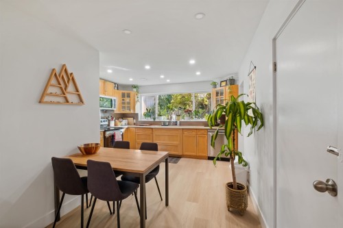 869 Clements Avenue, North Vancouver, BC 