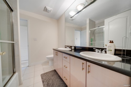 10320 Scotsdale Avenue, Richmond, BC 