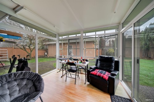 10320 Scotsdale Avenue, Richmond, BC 