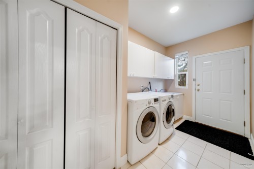 10320 Scotsdale Avenue, Richmond, BC 