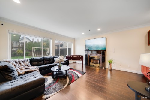 10320 Scotsdale Avenue, Richmond, BC 