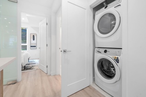 111-7161 17Th Avenue, Burnaby, BC 