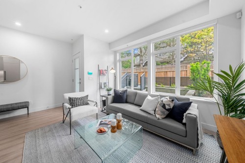 111-7161 17Th Avenue, Burnaby, BC 