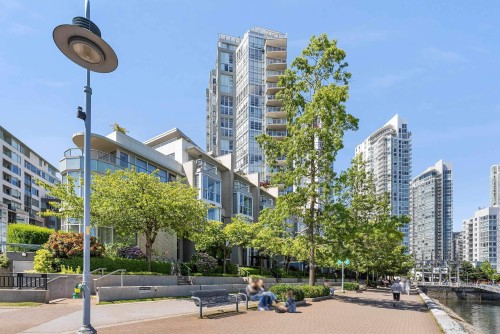 1705-1228 Marinaside Crescent, Vancouver, BC 