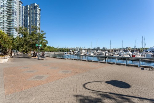 1705-1228 Marinaside Crescent, Vancouver, BC 