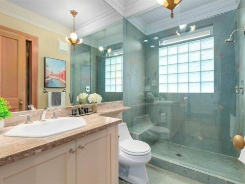 4035 27Th Avenue W, Vancouver, BC 