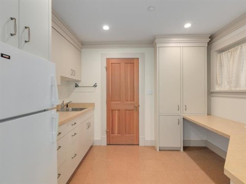 4035 27Th Avenue W, Vancouver, BC 