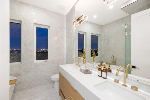 131 Grosvenor Avenue, Burnaby, BC 