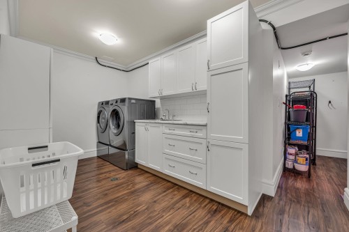 295 Gamma Avenue N, Burnaby, BC 