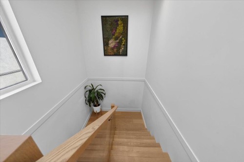 2-252 19Th Street E, North Vancouver, BC 