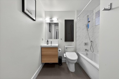 2-252 19Th Street E, North Vancouver, BC 