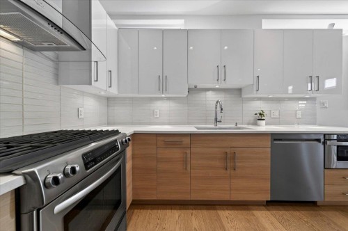 2-252 19Th Street E, North Vancouver, BC 