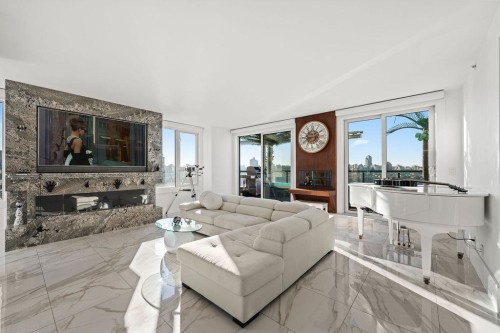 19A-199 Drake Street, Vancouver, BC 