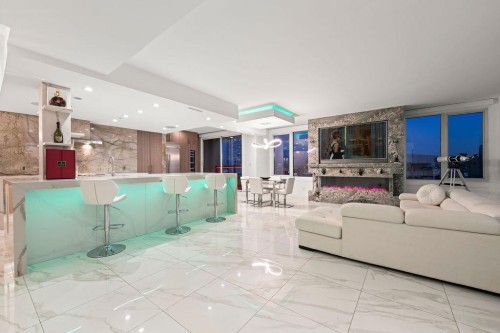 19A-199 Drake Street, Vancouver, BC 