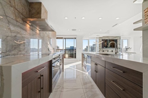 19A-199 Drake Street, Vancouver, BC 