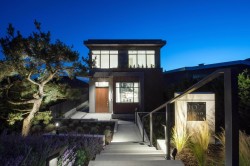 107 Hythe Avenue N Burnaby, BC V5B 1G3