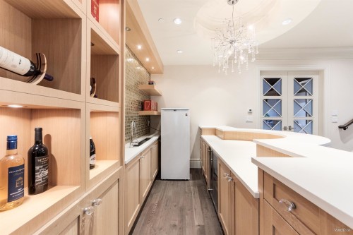 1192 39Th Avenue W, Vancouver, BC 