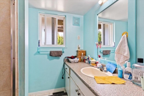 6632 Canada Way, Burnaby, BC 