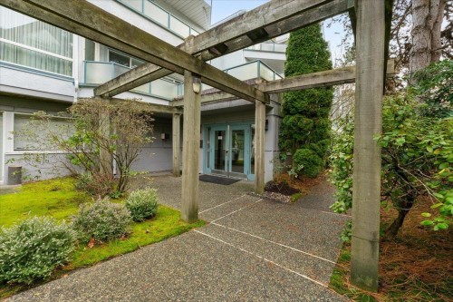 204-8680 Lansdowne Road, Richmond, BC 