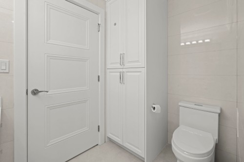 2377 7Th Avenue W, Vancouver, BC 