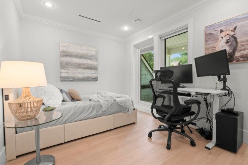 2377 7Th Avenue W, Vancouver, BC 