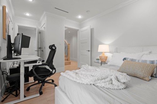 2377 7Th Avenue W, Vancouver, BC 