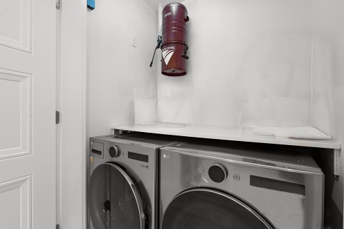 2377 7Th Avenue W, Vancouver, BC 