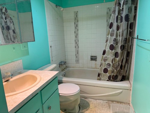 8-694 School Road, Gibsons, BC 