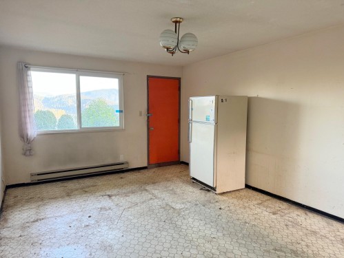 8-694 School Road, Gibsons, BC 