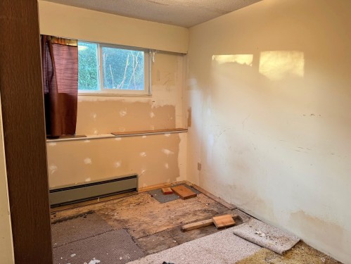 8-694 School Road, Gibsons, BC 