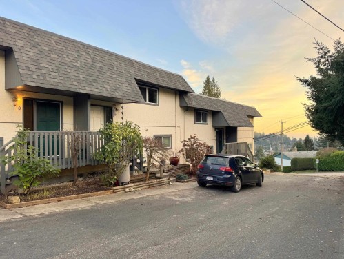 8-694 School Road, Gibsons, BC 