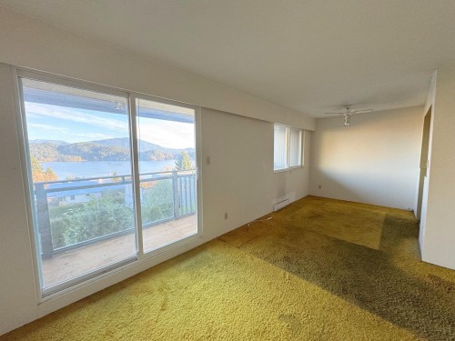 8-694 School Road, Gibsons, BC 