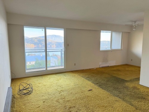 8-694 School Road, Gibsons, BC 